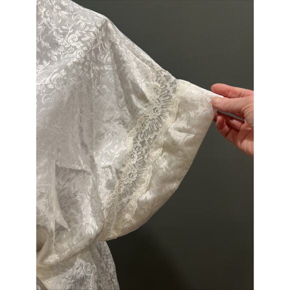 Lucie Ann II Ivory Robe Kimono Lace Trimmed Large Short Made In USA - Picture 5 of 9